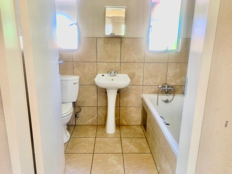 3 Bedroom Property for Sale in Waterkloof East North West